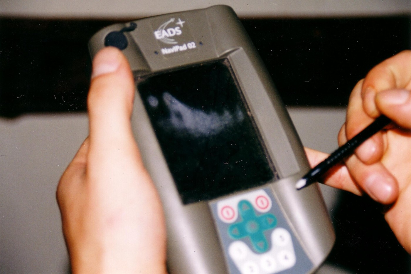 Придушення GNSS: механізм завади, ознаки впливу та стійка навігація